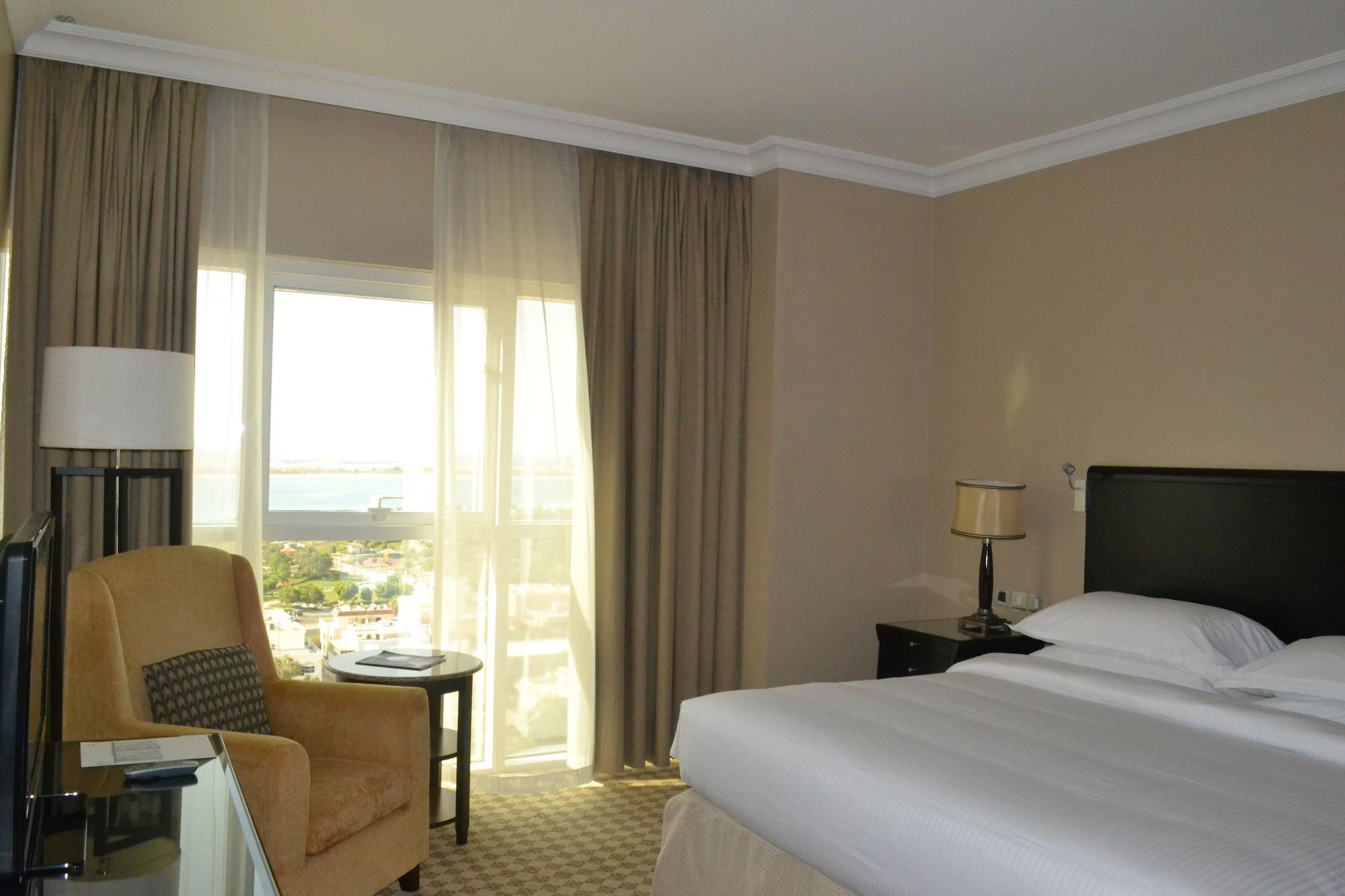 Sheraton Khalidiya Hotel 4*